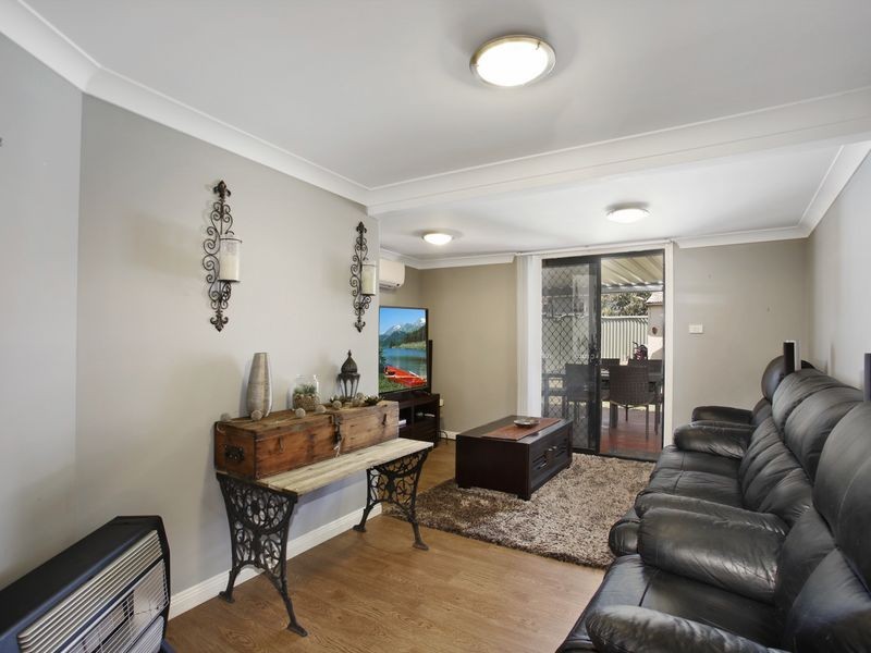 1 Warwick St, Minto NSW 2566