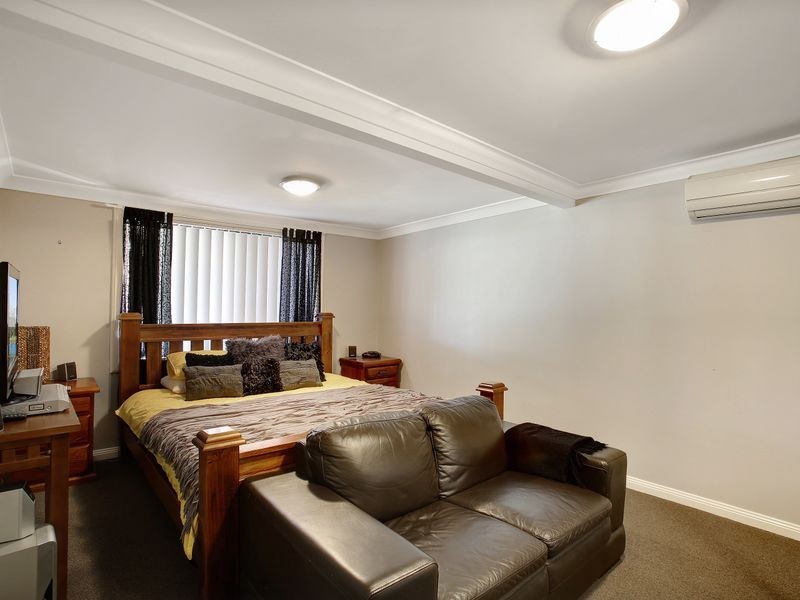 1 Warwick St, Minto NSW 2566