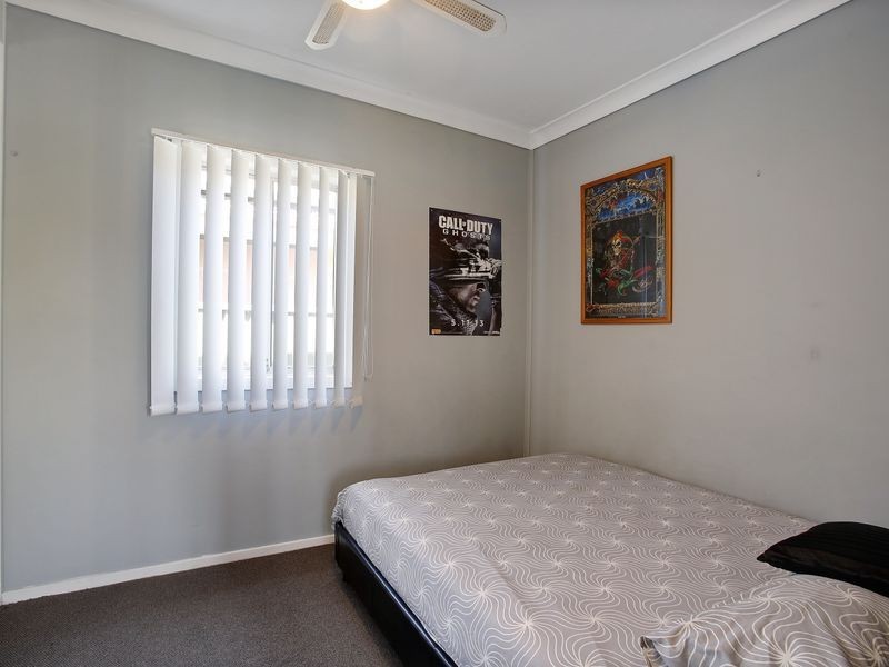 1 Warwick St, Minto NSW 2566