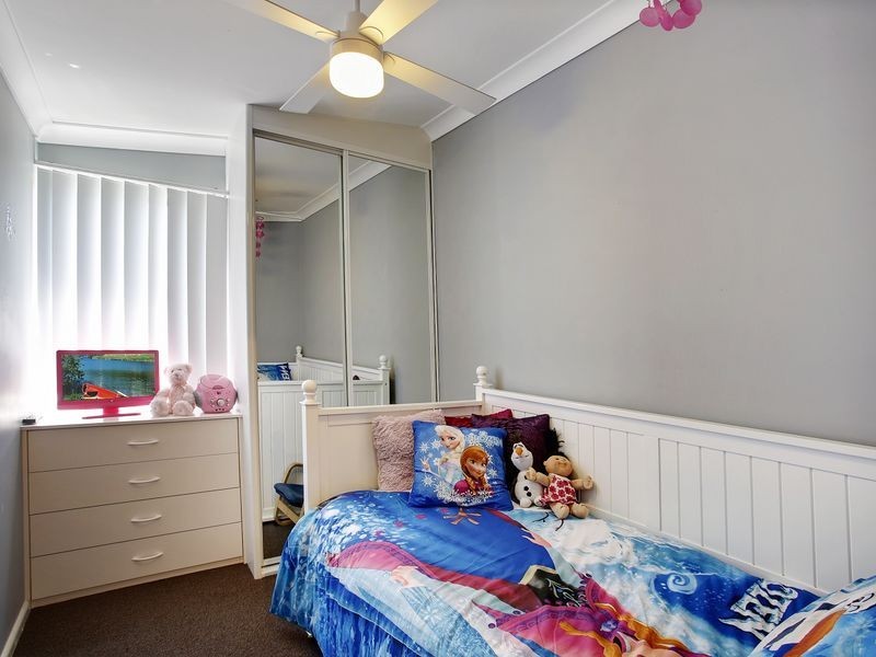 1 Warwick St, Minto NSW 2566