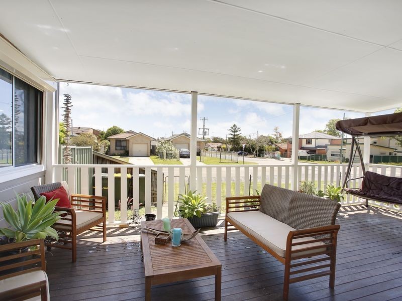 1 Warwick St, Minto NSW 2566