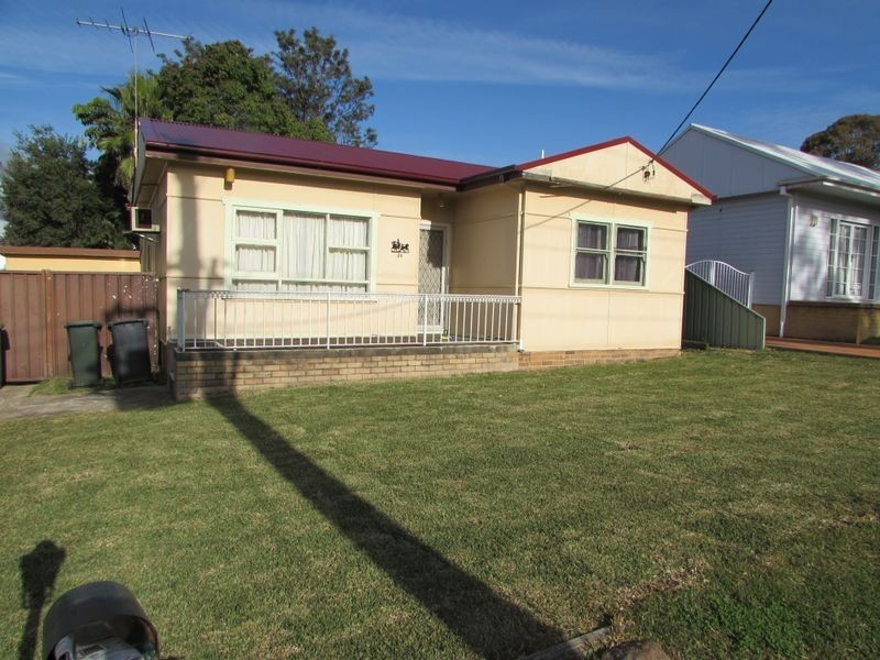 26 Raymond Ave, Campbelltown NSW 2560