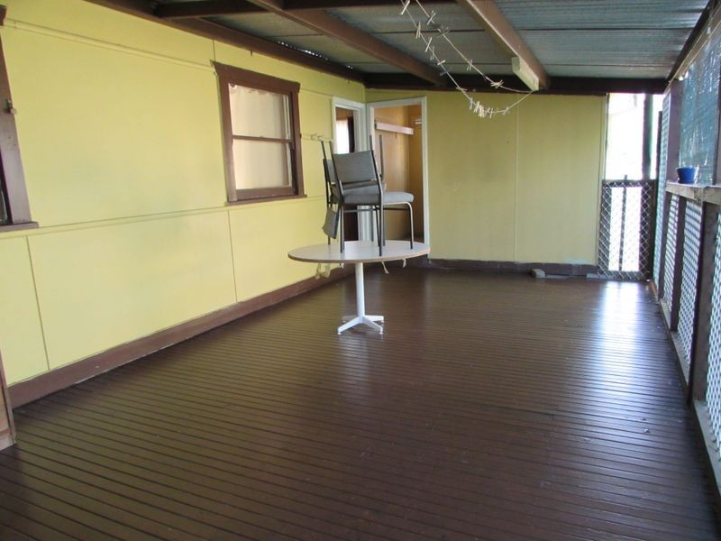 26 Raymond Ave, Campbelltown NSW 2560