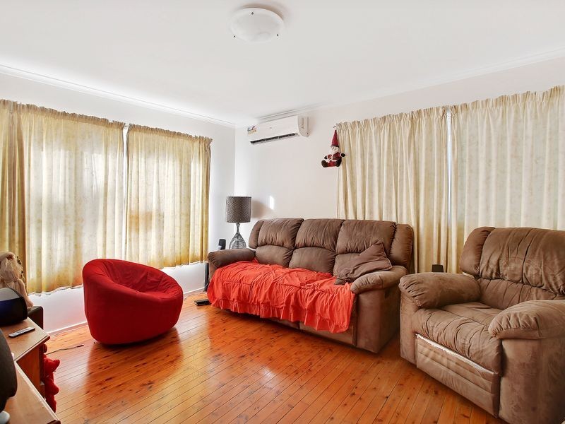 12 Weemala Cres, Bradbury NSW 2560