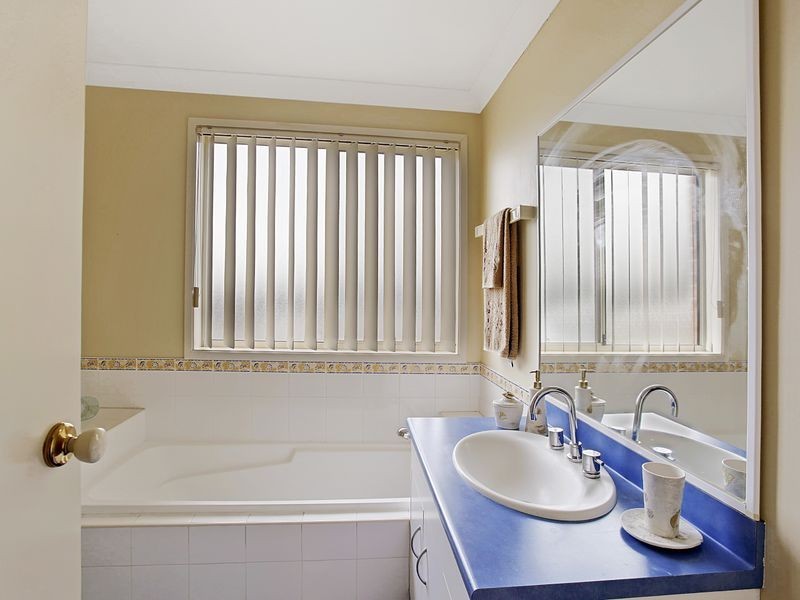 2 Ager Cottage Cres, Blair Athol NSW 2560