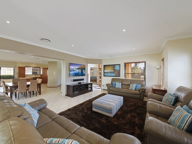 153 Welling Dr, Mount Annan NSW 2567