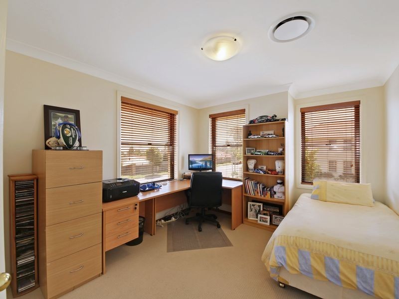 153 Welling Dr, Mount Annan NSW 2567