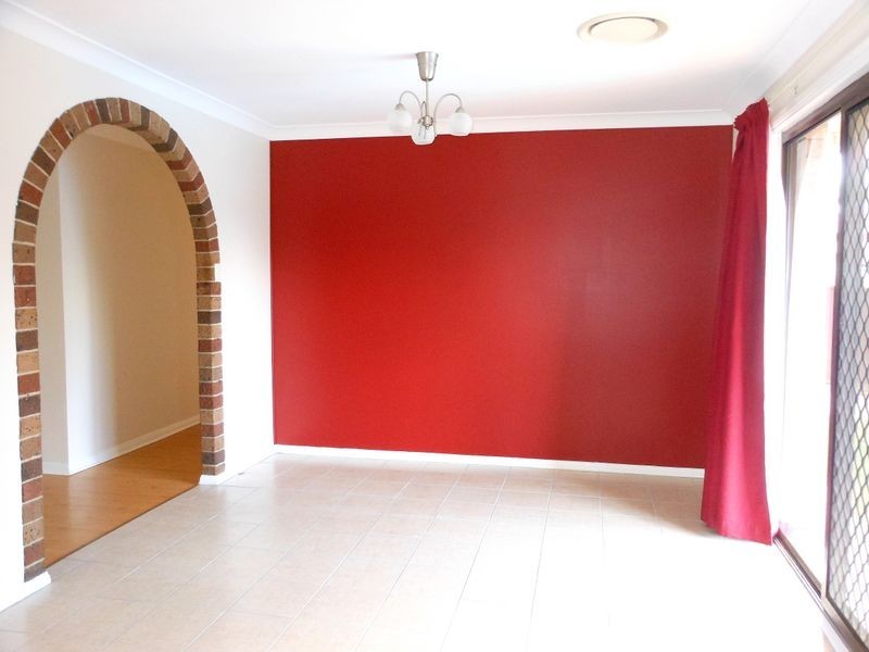 6 Stromeferry Cres, St Andrews NSW 2566