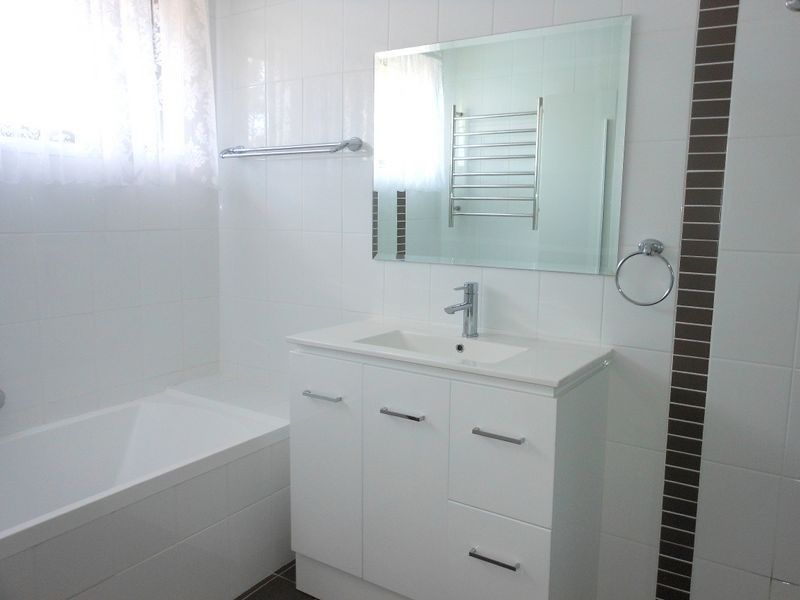 6 Stromeferry Cres, St Andrews NSW 2566