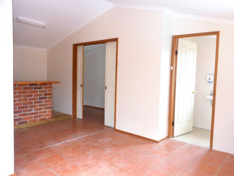 6 Stromeferry Cres, St Andrews NSW 2566