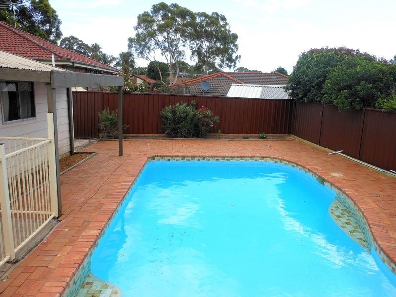 6 Stromeferry Cres, St Andrews NSW 2566