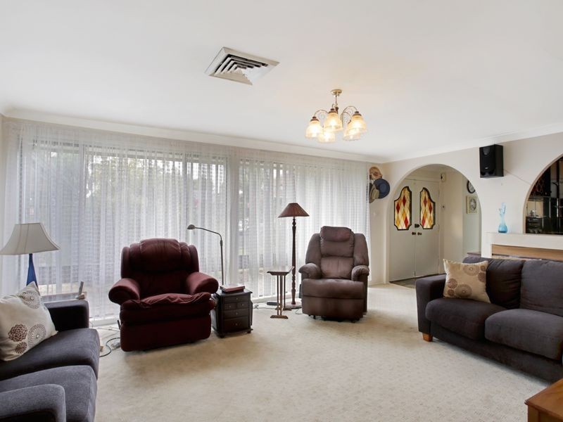 12 Mona Vale Place, Woodbine NSW 2560