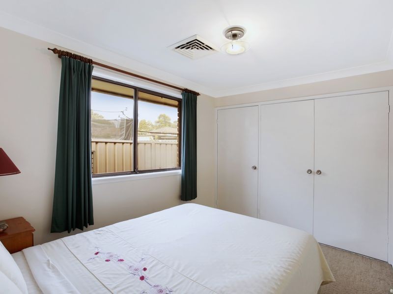 12 Mona Vale Place, Woodbine NSW 2560