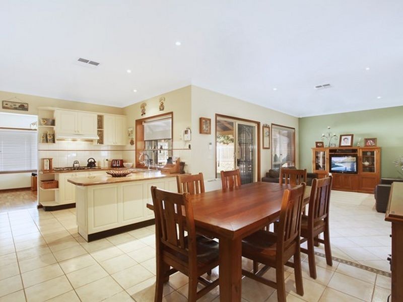 9 Palm Court, Narellan Vale NSW 2567