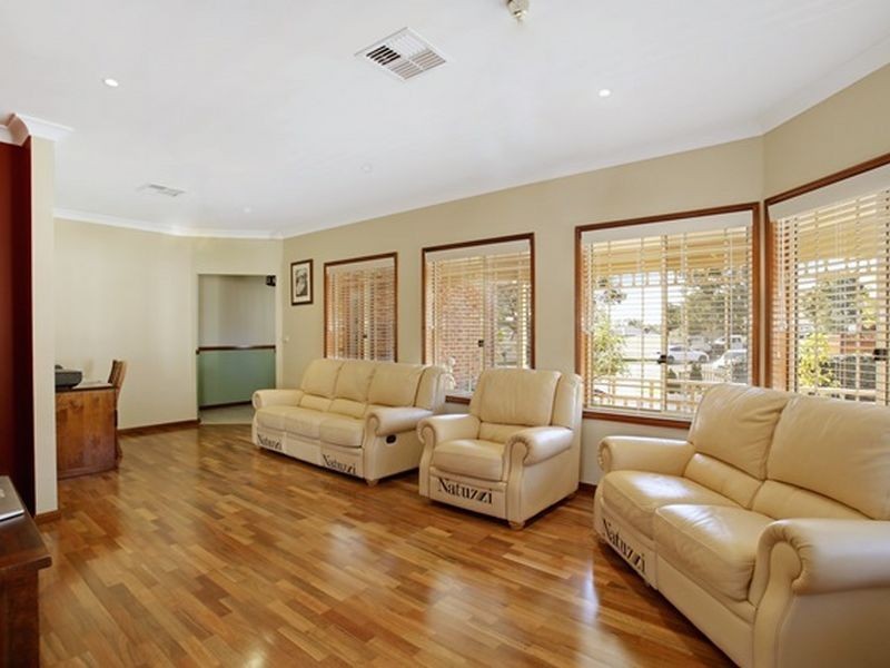 9 Palm Court, Narellan Vale NSW 2567