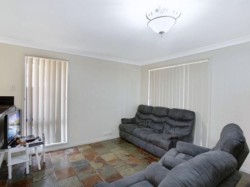 23 Greengate Rd, St Helens Park NSW 2560
