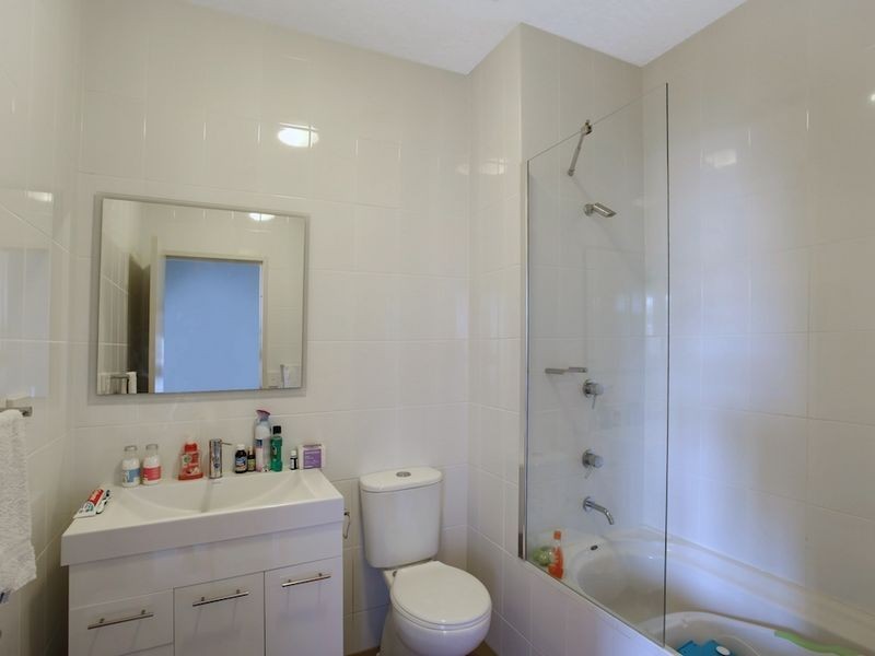 30C/541 Pembroke Rd, Leumeah NSW 2560