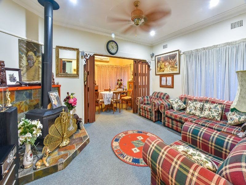 34 Bocking Ave, Bradbury NSW 2560