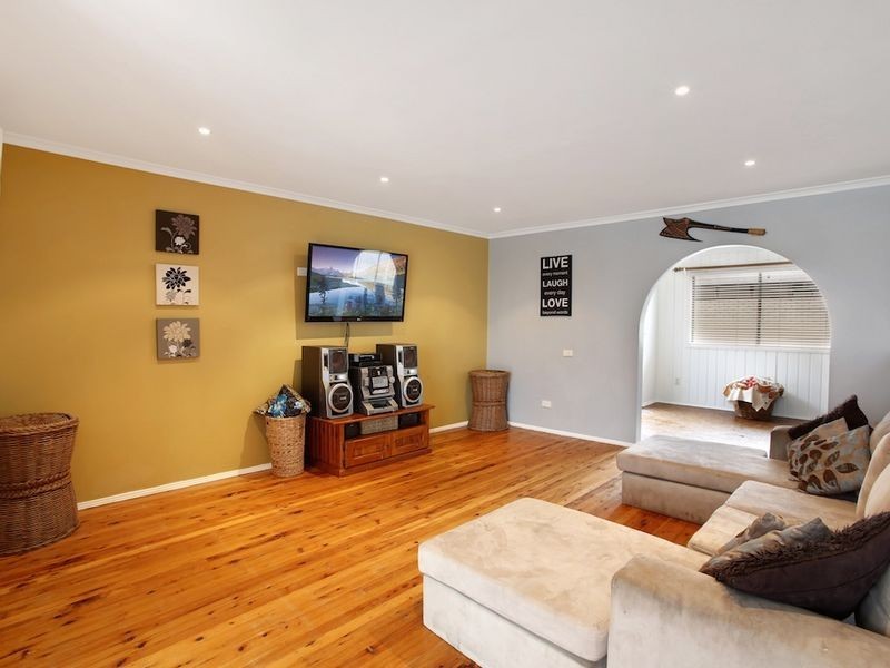 17 Loorana Road, Leumeah NSW 2560
