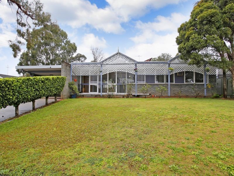17 Loorana Road, Leumeah NSW 2560