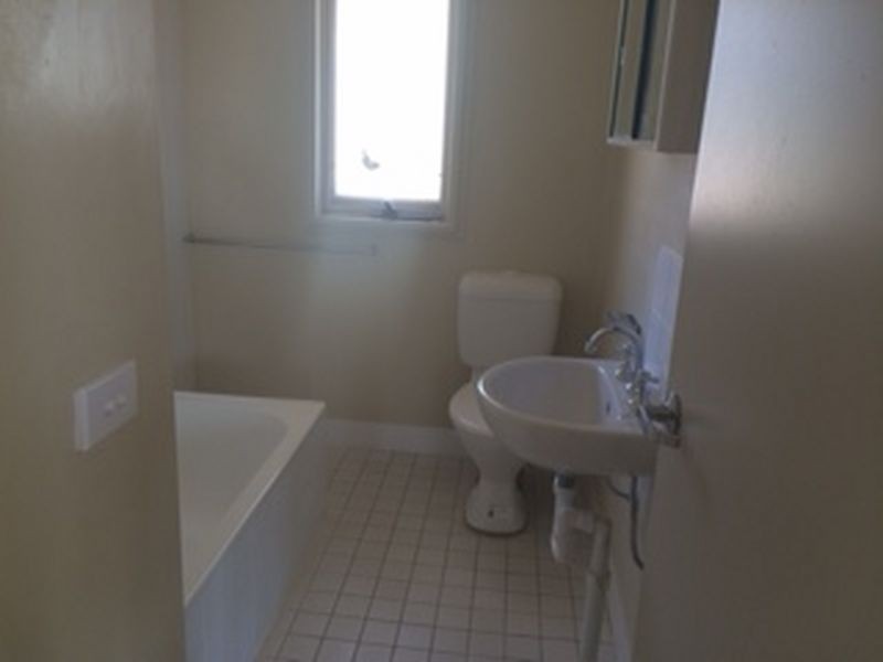 1 Lincluden Ave, Airds NSW 2560
