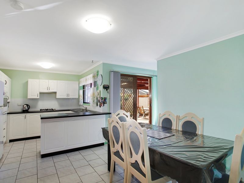 5 Marcellus Place, Rosemeadow NSW 2560