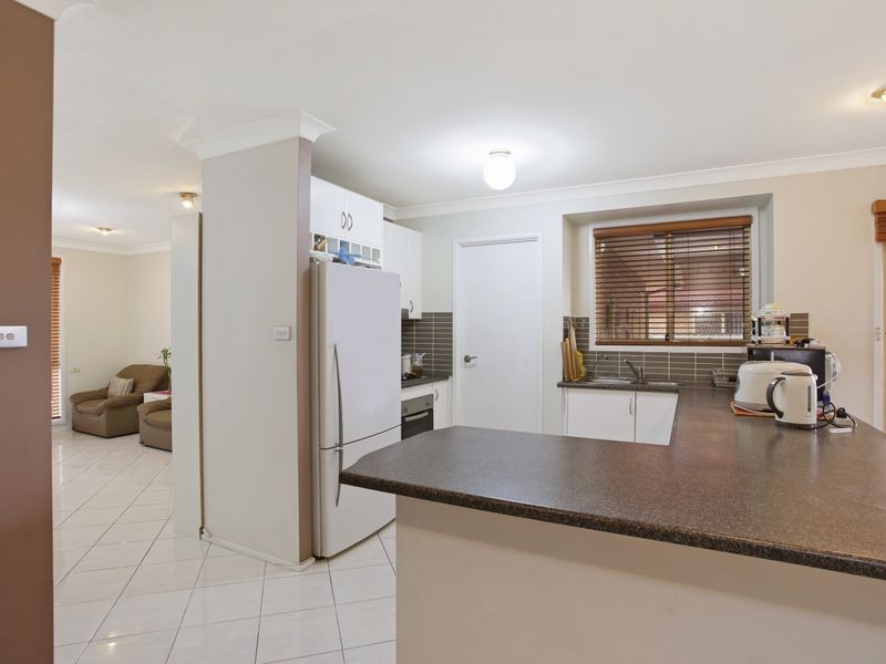 323 Copperfield Drive, Rosemeadow NSW 2560