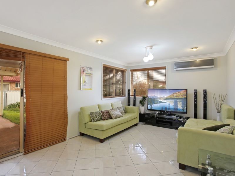 323 Copperfield Drive, Rosemeadow NSW 2560