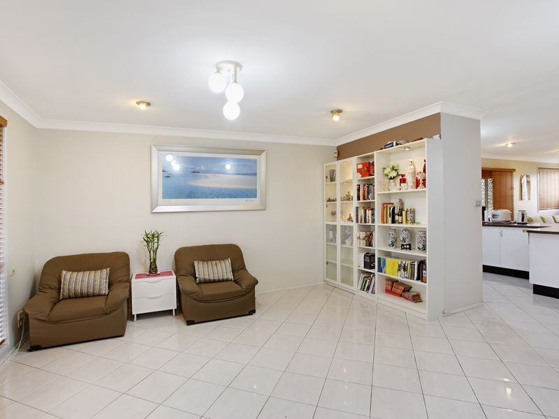 323 Copperfield Drive, Rosemeadow NSW 2560