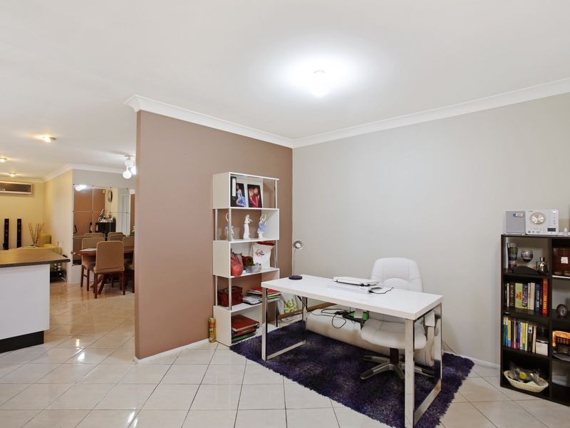323 Copperfield Drive, Rosemeadow NSW 2560