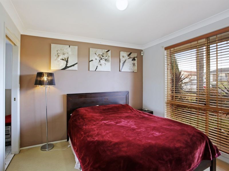 323 Copperfield Drive, Rosemeadow NSW 2560