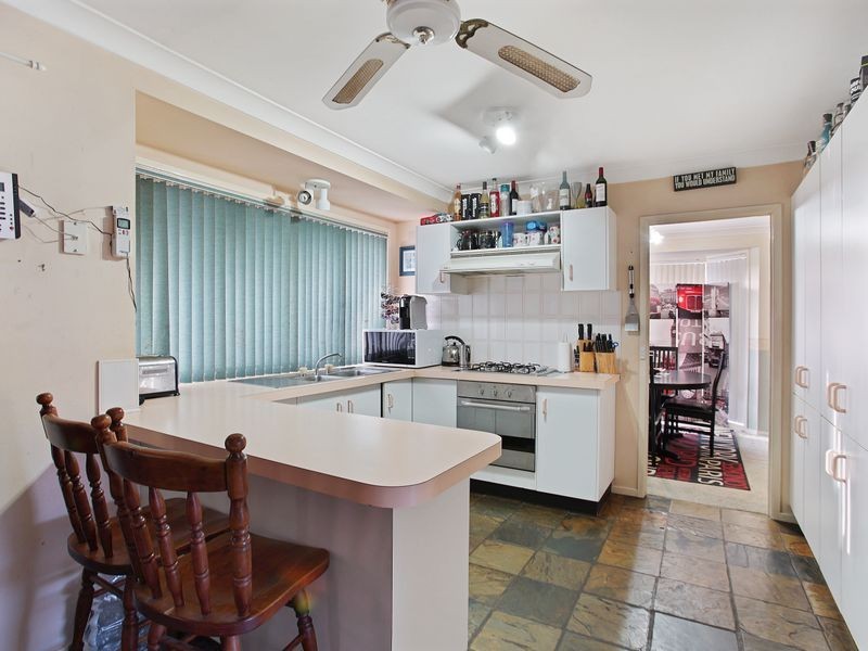 21 Falstaff Place, Rosemeadow NSW 2560