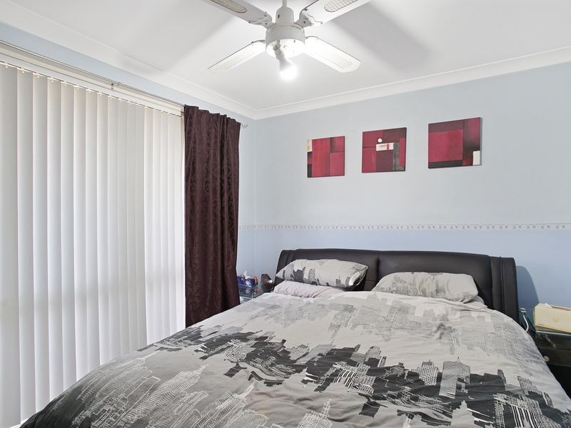 21 Falstaff Place, Rosemeadow NSW 2560