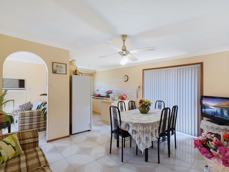 3 Juliet Close, Rosemeadow NSW 2560