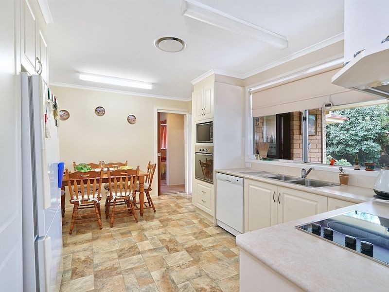12 Kooloona Crescent, Bradbury NSW 2560