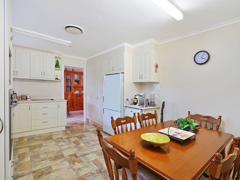 12 Kooloona Crescent, Bradbury NSW 2560