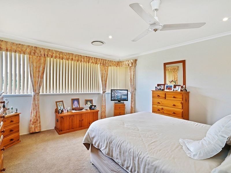 12 Kooloona Crescent, Bradbury NSW 2560