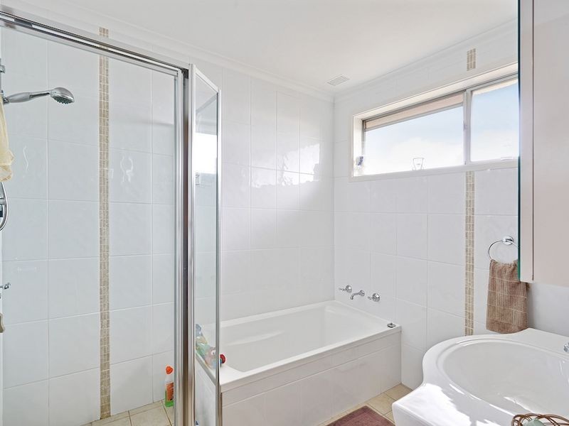 12 Kooloona Crescent, Bradbury NSW 2560