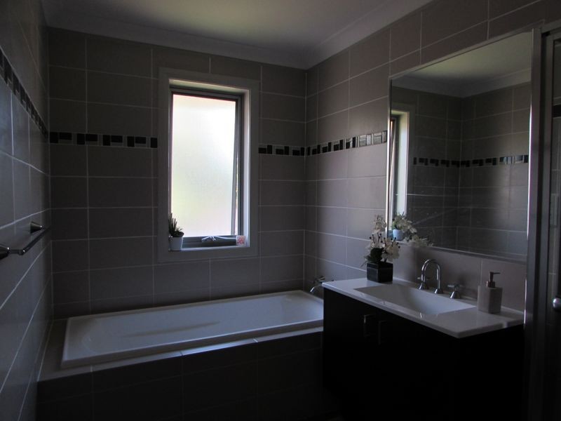 76 Kippax Ave, Leumeah NSW 2560