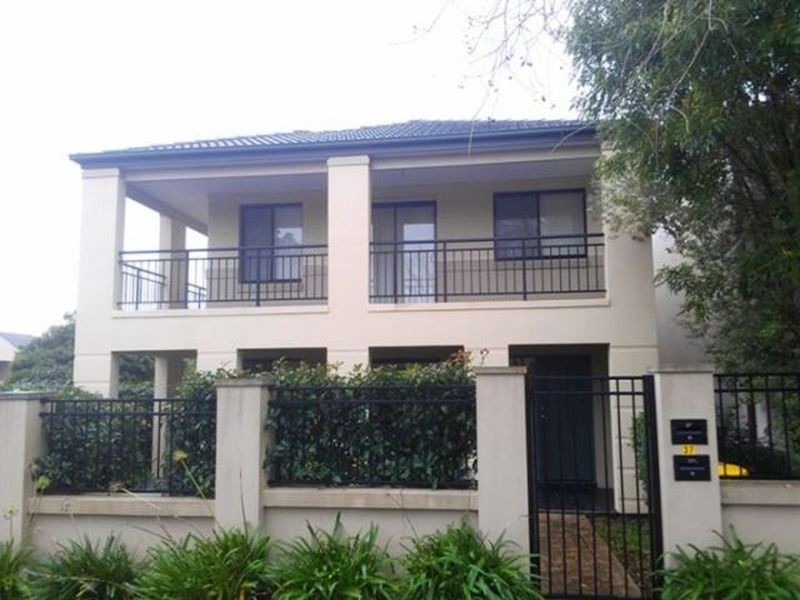 37 Wingate Ave, West Hoxton NSW 2171