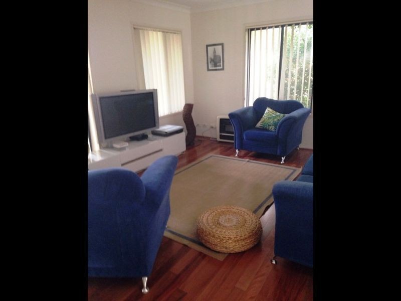 37 Wingate Ave, West Hoxton NSW 2171