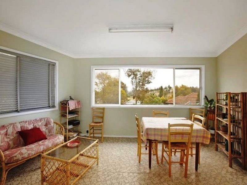 9 Hilltop Cres, Campbelltown NSW 2560
