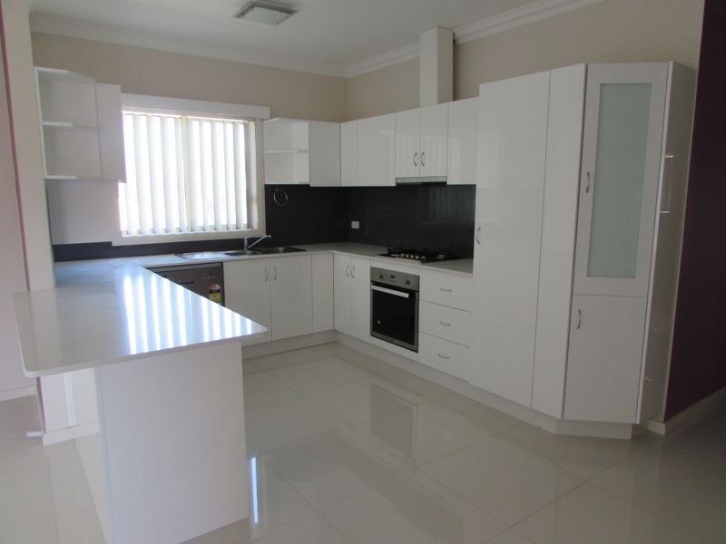 28 Ellery Street, Minto NSW 2566
