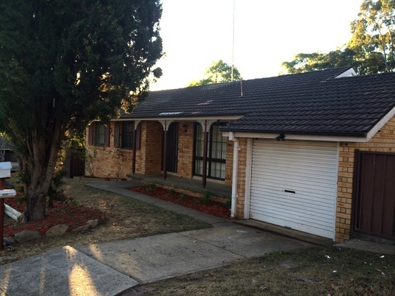 1 Peggotty Ave, Ambarvale NSW 2560