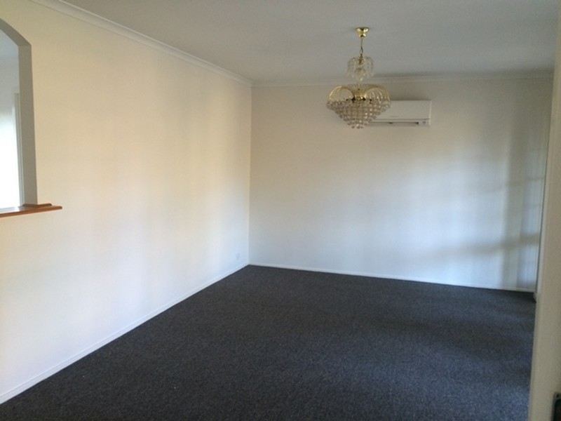 1 Peggotty Ave, Ambarvale NSW 2560