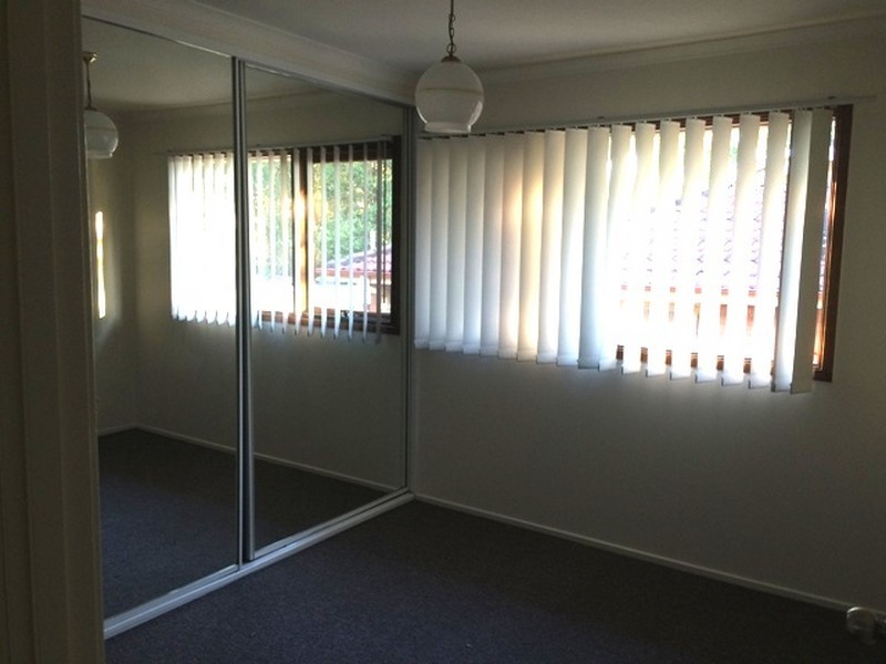1 Peggotty Ave, Ambarvale NSW 2560