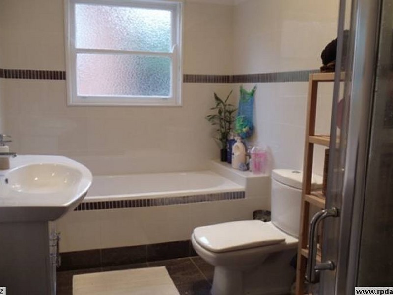 32 Hilltop Crescent, Campbelltown NSW 2560