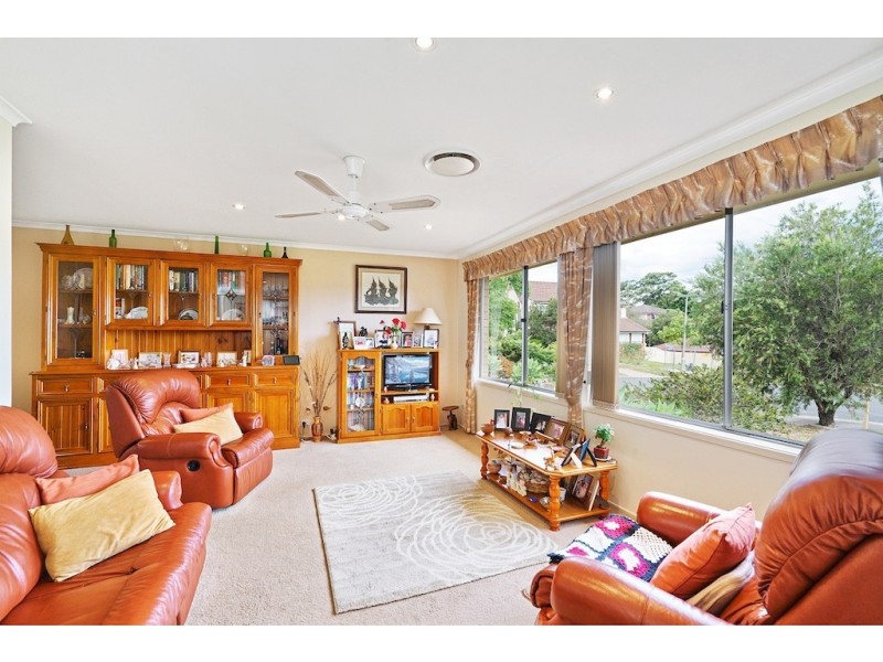 12 Kooloona Crescent, Bradbury NSW 2560