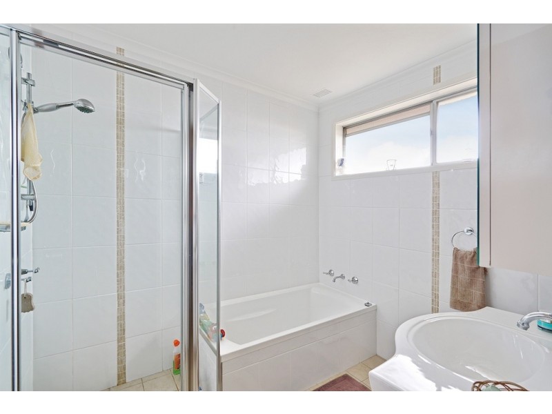 12 Kooloona Crescent, Bradbury NSW 2560