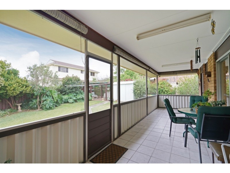 12 Kooloona Crescent, Bradbury NSW 2560